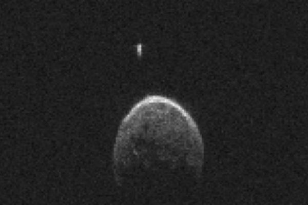 У приблизившегося к Земле астероида есть спутник 