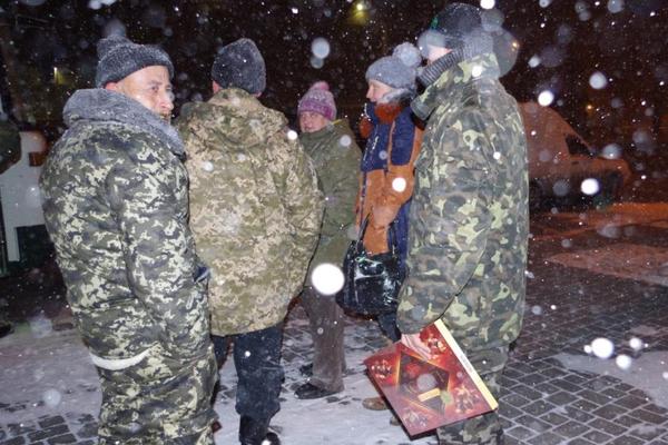 Проводница поезда сбросила вещи украинских военных 