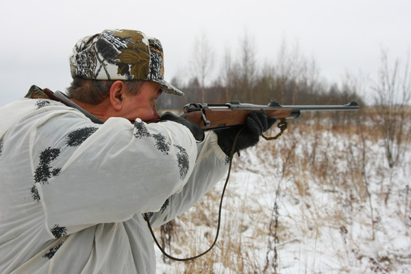 Охотник поскользнулся и застрелил человека в Кемеровской области 