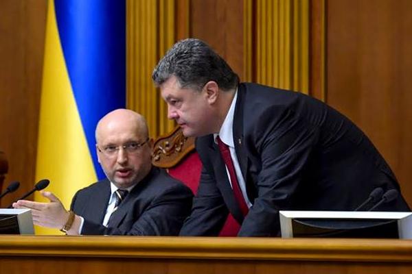 Порошенко и Турчинов из-за Донбасса резко изменили свои планы 