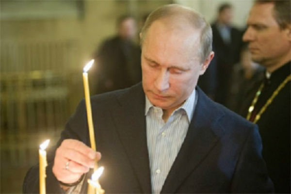 Путин встретил Рождество в сельском храме под Воронежем 