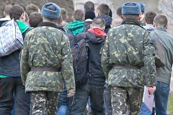 Под Одессой всем селом прогнали сотрудников военкомата с повестками