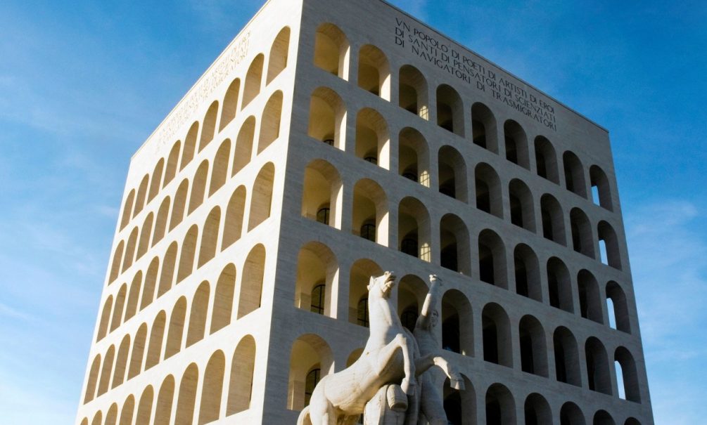 Рим собирается продать Колизей модному дому Fendi 