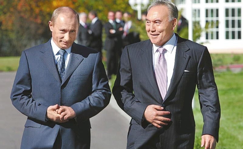 Эксперт: Путину стоит взять пример с Назарбаева 