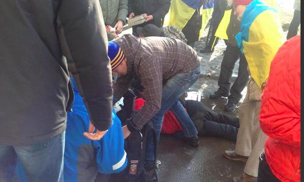 Пять человек пострадали в Харькове от взрыва во время марша 