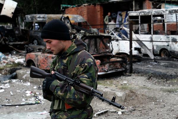 В центре Донецка обстреляли Захарченко и журналистов 