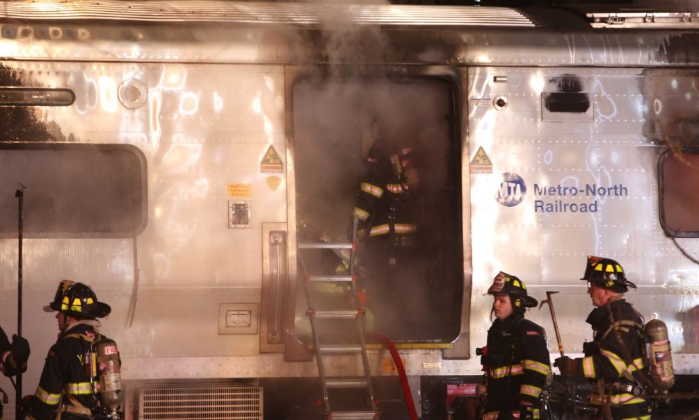 Шесть человек погибли во время столкновения поезда с автомобилем в США 