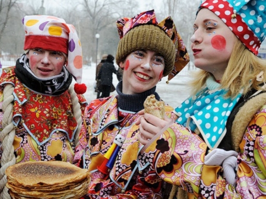 Беженцы из Донбасса отпраздновали Масленицу в пунктах размещения 