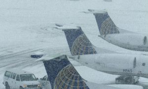 В Техасе после ледяного дождя отменили около тысячи авиарейсов