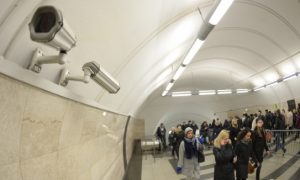 Установку «умных камер» в московском метро задержали из-за кризиса
