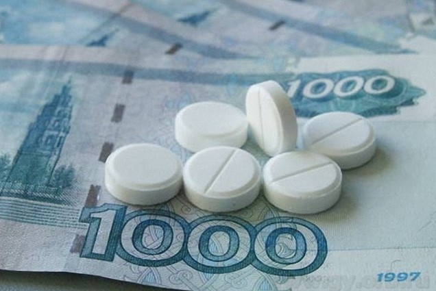 Медведев считает, что необходимо усилить контроль за жизненно необходимыми лекартствами 