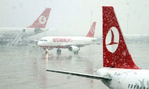 Аэропорт Ататюрка отменил более 800 авиарейсов