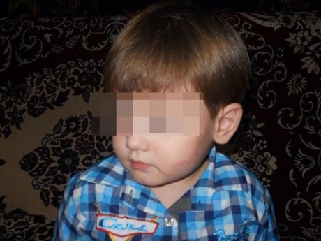 В Сибири женщина перерезала горло 4-летнему сыну подруги 
