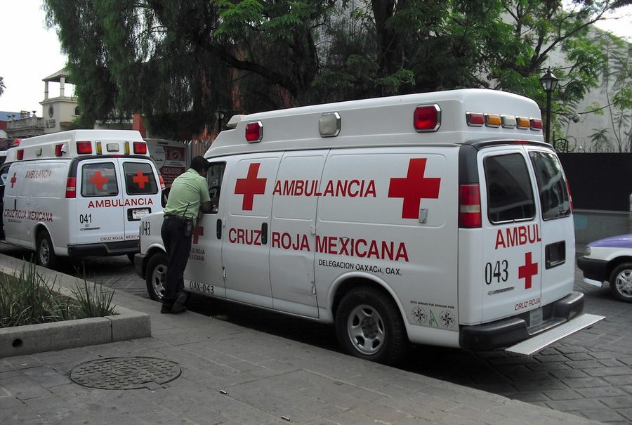 16 человек погибли в Мексике в результате столкновения поезда с автобусом 