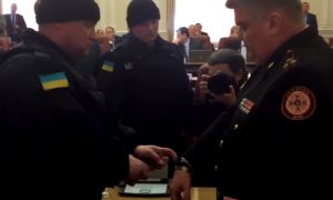 Руководитель ГосЧС Украины арестован на заседании правительства