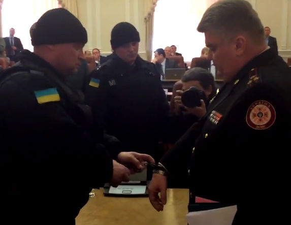 Руководитель ГосЧС Украины арестован на заседании правительства 