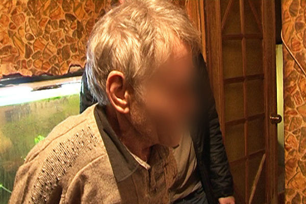 86-летнего пенсионера поймали, когда он выбрасывал жену на свалку 