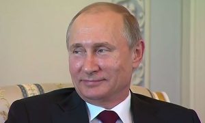 Путин с улыбкой прокомментировал слухи о своей болезни