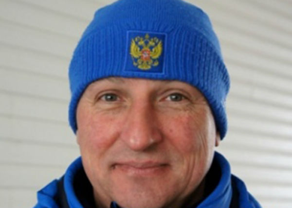 Старший тренер сборной России по бобслею скончался на ЧМ в Германии 