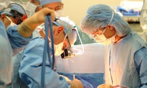 Возбуждено дело на египетских хирургов, забывших салфетку в теле русской девочки