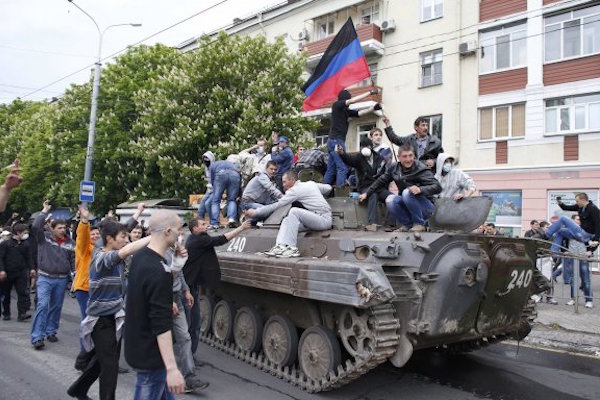 В Донецке в День Победы пройдет военный парад 