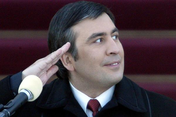 Саакашвили заявил об отказе Германии в предоставлении оружия Украине 