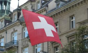 Швейцарский парламент принял решение о запрете ношения одежды, скрывающей лицо