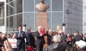«Сталина на вас нет!» В Кировской области в детском парке решили установить памятник «отцу народов»