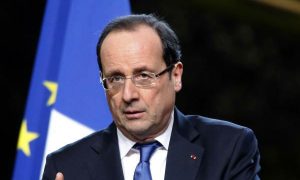Олланд заявил, что французы имеют право смеяться над религией