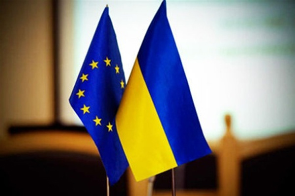 ФРГ и Франция пытаются заблокировать решение саммита Украина - Европа 