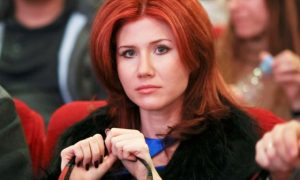 Роскосмос спасет Анну Чапман за 66 миллиардов рублей