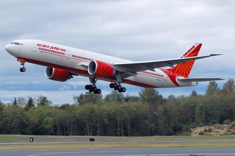 Пилот Air India напал на капитана самолета во время полета 