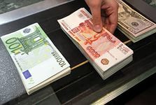 Эксперты советуют брать валюту в апреле 