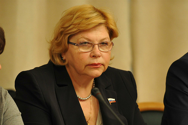 Елена Драпеко спросила премьер-министра об оцифровке архивов