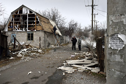 В Донецке снаряд попал в жилой дом 