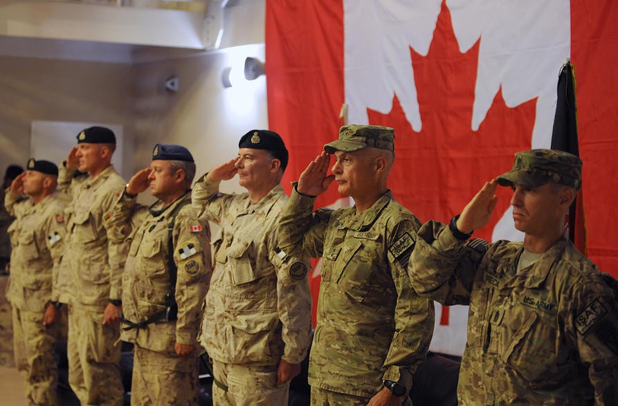 Канада направляет на Украину своих военных