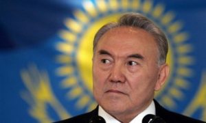 Назарбаев, согласно данным экзит-полл, лидирует на выборах президента Казахстана