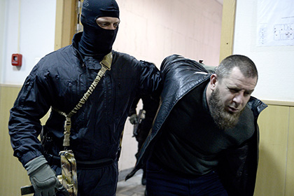 Подозреваемому в убийстве Немцова в суде вызвали скорую Подозреваемому в убийстве Немцова в суде вызвали скорую