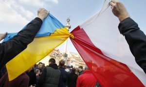 «Украинский утопленник тянет нас на дно»: с 2024 года Польша прекратит помогать украинским беженцам
