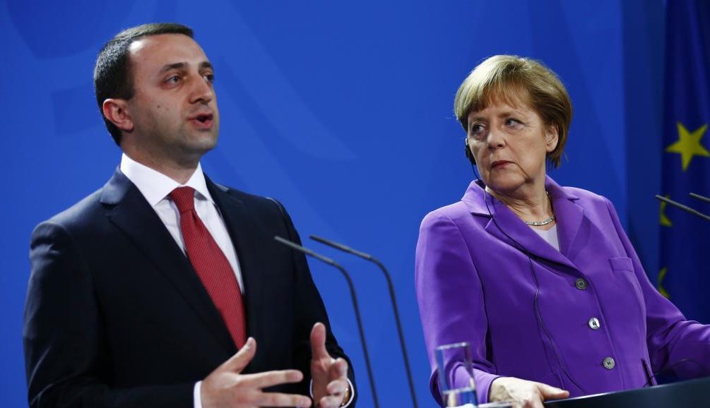 Олланд и Меркель благословили Грузию на вступление в ЕС 