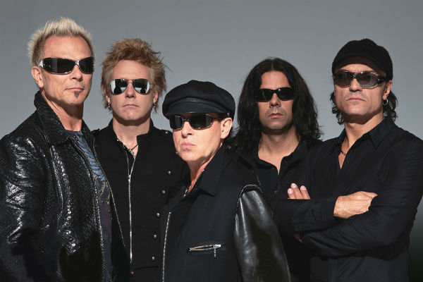 В райдер Scorpions входят лимузины Mercedes и местное пиво 