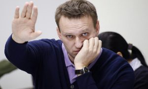 Эксперты: Навального не посадят, он не опасен