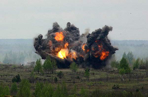 Наблюдатели ОБСЕ насчитали за 4 дня мая около 700 взрывов в Донбассе 