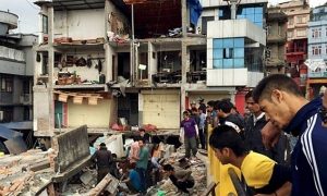 Число жертв повторного землетрясения в Непале возросло до 117 человек