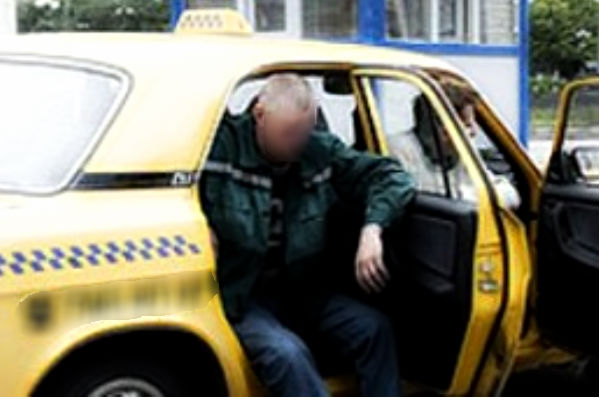 Таксист скончался, пока гаишник выписывал ему штраф 