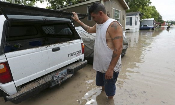 9 человек погибли и 40 пропали без вести в результате наводнений в Техасе 