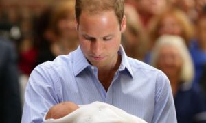 Герцог Кембриджский принц Уильям покинул госпиталь, где родилась его дочь