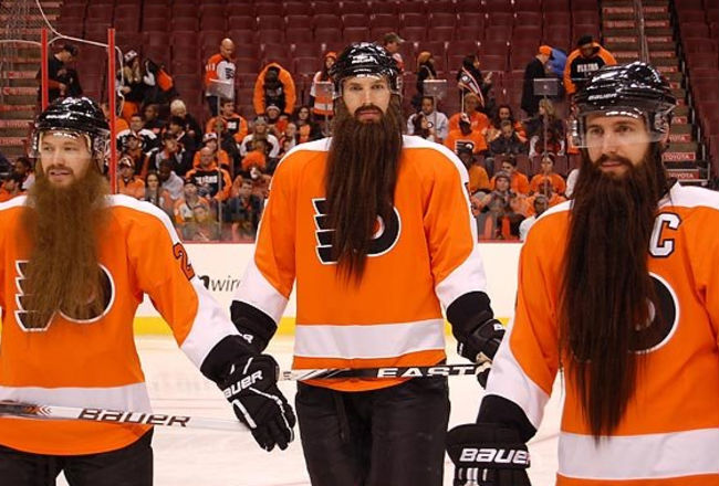Про небритую. Джо Торнтон и Бернс. Джо Торнтон без бороды. Бородатые хоккеисты НХЛ. Хоккеисты с бородой.
