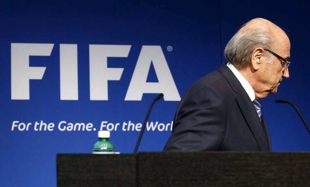 Блаттер: Я ушел, чтобы снизить давление на ФИФА 