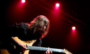 Известного рок-музыканта избили за длинные волосы на фестивале в Татарстане